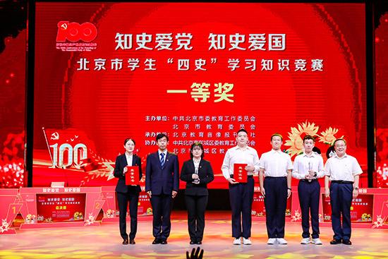 游泳和器械锻炼更有益精神健康