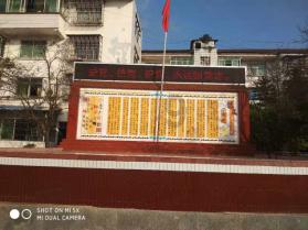 宁夏:三人游玩被困黄河浅滩3小时,消防员紧急救援
